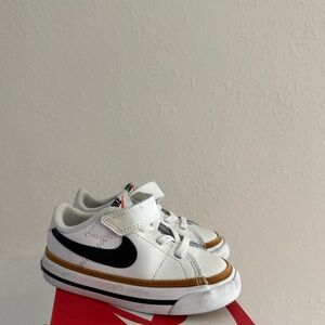 Toddler Nike court legacy